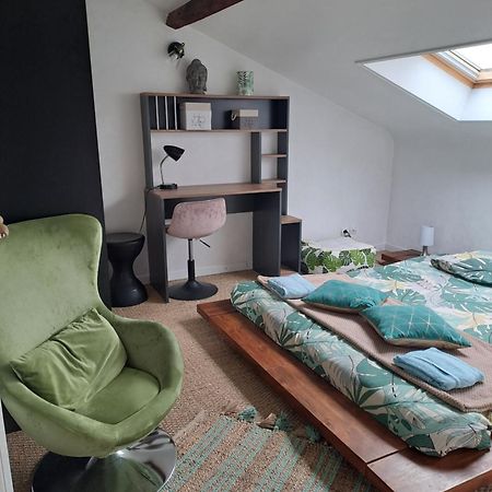 Atypique Saumur 80 M2 Joli Appartement 2 A 7 Pers Familial Renove Entier 3 Chambres Hyper Centre Exterior foto