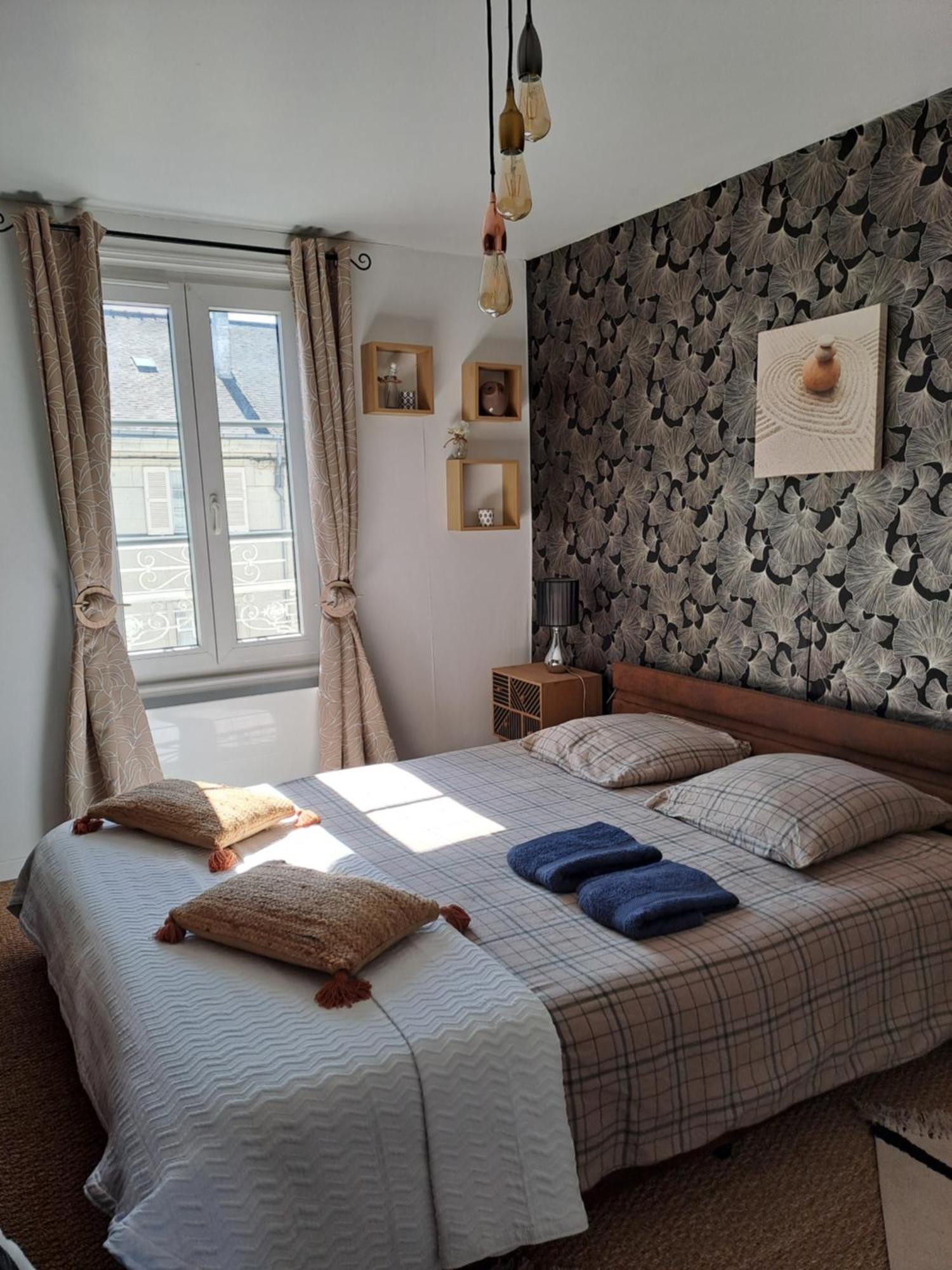 Atypique Saumur 80 M2 Joli Appartement 2 A 7 Pers Familial Renove Entier 3 Chambres Hyper Centre Exterior foto